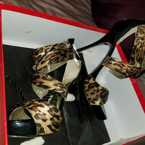 Guess leopard print sandals - Picture 1 of 3